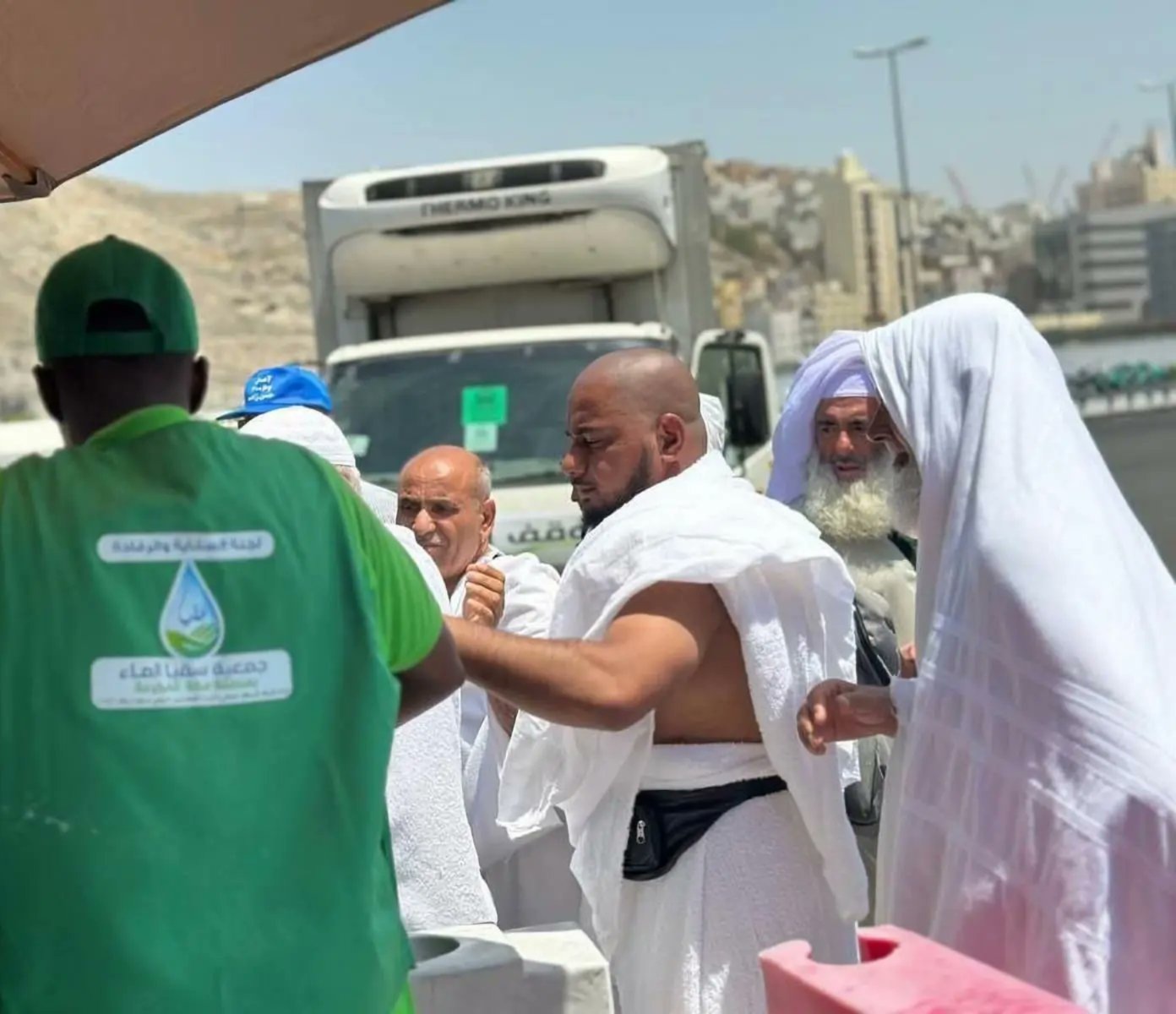  سقيا المياه لحجاج بيت الله الحرام .. من الندرة إلى الوفرة